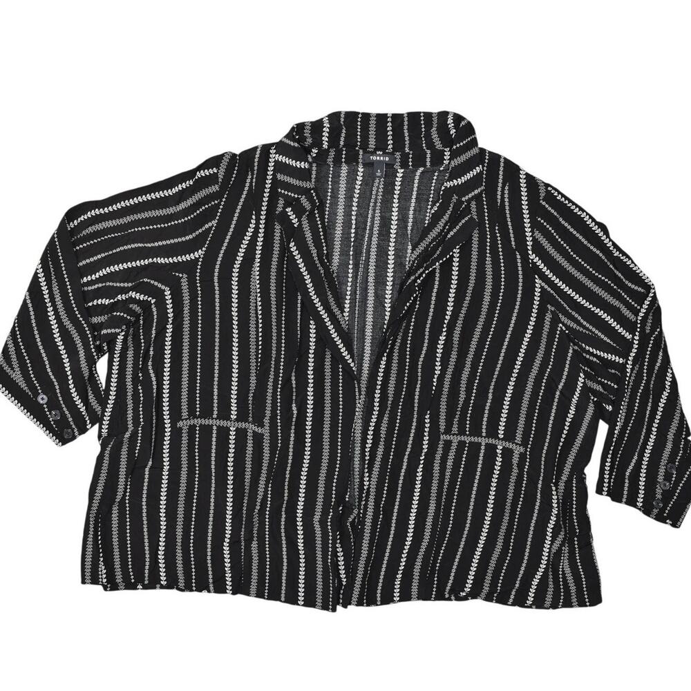 Torrid Women's Black Striped Open Blazer Cardigan Size 5 Plus 100% Rayon